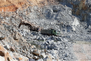 Tạm dừng khai thác mỏ đá gây ô nhiễm môi trường tại Hòa Bình