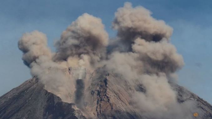 Núi lửa Semeru trên đảo Java, Indonesia phun trào ngày 4/12/2022